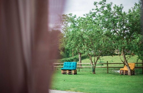 Saint-Leonard-des-Bois Cabaña | Encantadora casa rural: 15 plazas, jardín amplio, terraza y actividades en Alpes mancelles