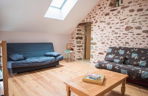 Saint-Leonard-des-Bois Cabaña | Encantadora casa rural: 15 plazas, jardín amplio, terraza y actividades en Alpes mancelles