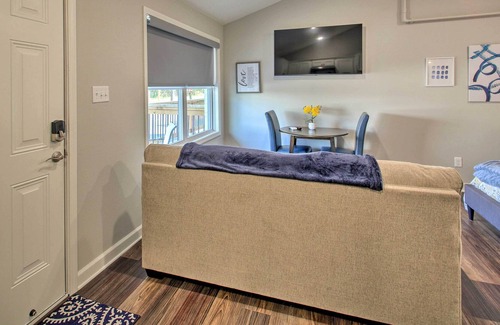 Hot Springs Cabaña | Renovated 1930s Cottage 4 < 1 Mi to Natl Park