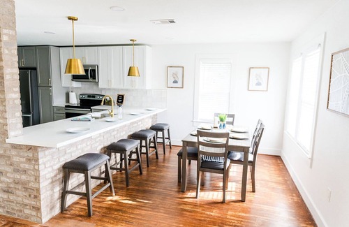 Bellville Casa | Renovated 1940's era cottage - 2 Blocks from downtown Bellville!