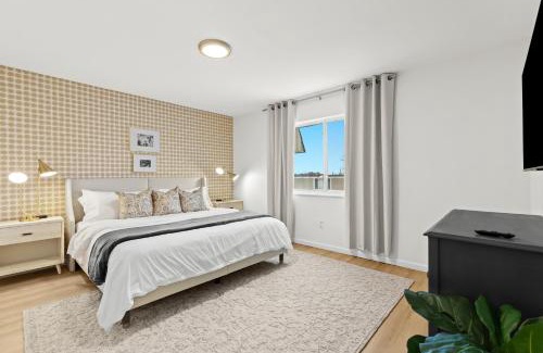 Royal Oak Apartamento | Renovated 1BR Upper Flat Modern King Suite