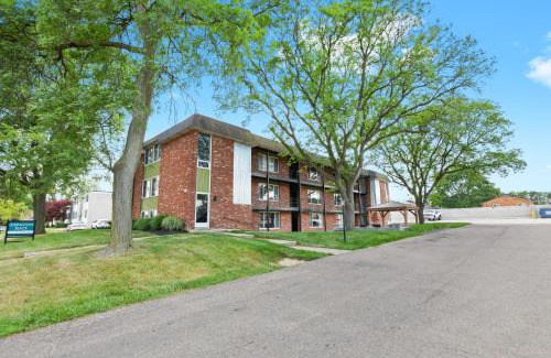 Royal Oak Apartamento | Renovated 1BR Upper Flat Modern King Suite