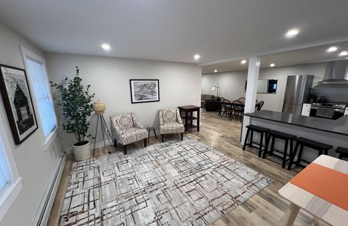 Stowe Area Apartamento | Renovated 2‑Bed Apt w/ EV Charger, Wi‑Fi & Private Patio — 1 mi to Stowe Village