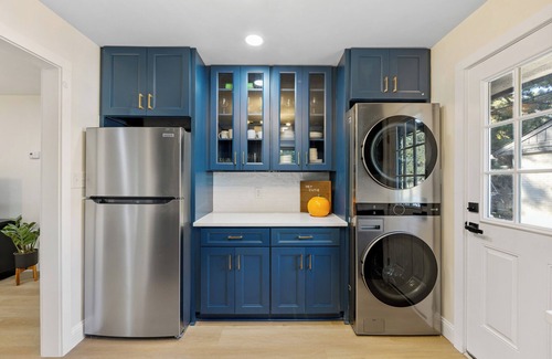 North Charlotte Casa | {Renovated 2BR in CLT – Where Location, Comfort & Mild Bragging Rights Collide}