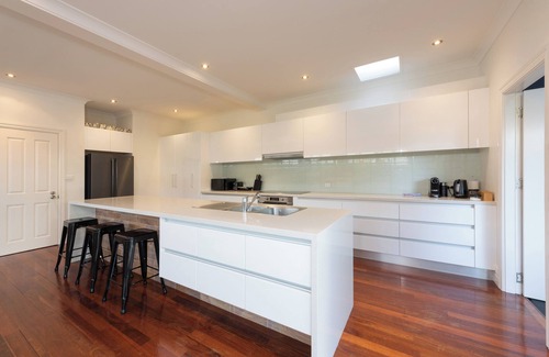 Richmond Apartamento | Renovated 3BR Family Home in Richmond w/ Parking