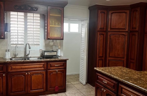 Hawthorne Casa | Renovated 3-bedroom house with AC in Hawthorne