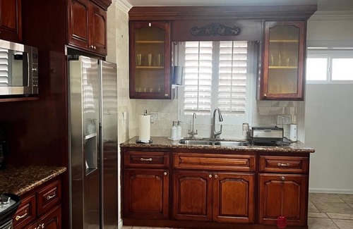 Hawthorne Casa | Renovated 3-bedroom house with AC in Hawthorne