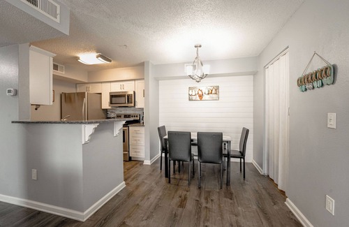 Indian Bayou Condominio | Renovated 3BR 1st-Floor Pool+Gym 1 mi to Henderson Beach 3-Night Min