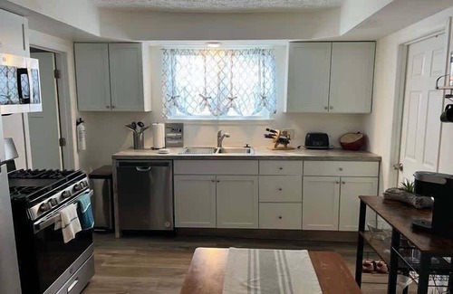 Madison Heights Casa | Renovated 3BR Home w/ Parking & Pet-Friendly