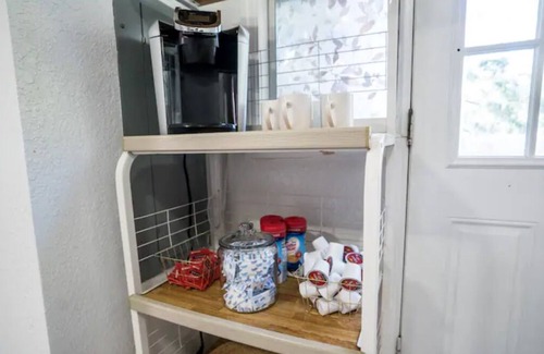 Southside Casa | Renovated 3BR Home near San Marco - Sleeps 8