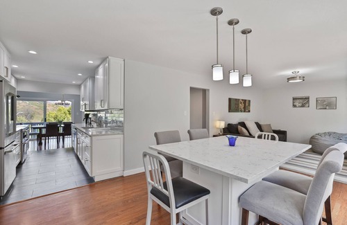 Miraloma Casa | Renovated 4BR/2.5BA Views Quiet large 2200 sq ft