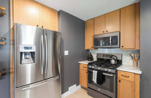 Ferndale Casa | Newly Renovated 5BR/2BA w/ Barrel Sauna