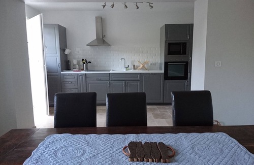 Valreas Casa | casa reformada y confortable en una casa de campo provenzal, rodeada de viñedos