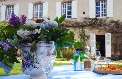 Vallon-en-Sully Casa | Renovated and luxurious Steward's House of stunning castle. Ideal for families.