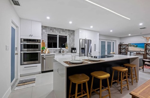 Coral Heights Casa | NEAT.life - Casa familiar 3BR c/Piscina climatizada y BBQ