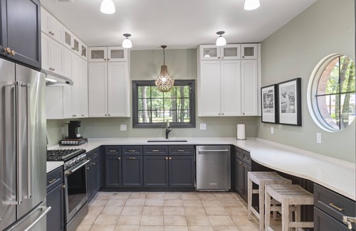 Malakoff Casa | Renovated and Sleeps 10! Close to Cedar Creek Lake, Golf and Wedding Venues