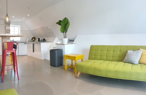 Centro de Torremolinos Apartamento | Apartamento renovado, 2 habitaciones, balcón, Wi-Fi, cerca de playas, se aceptan mascotas