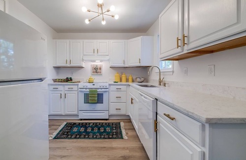 Beach Institute Apartamento | Renovated Apartment Near Forsyth Park, Courtyard, Heated Pool Access