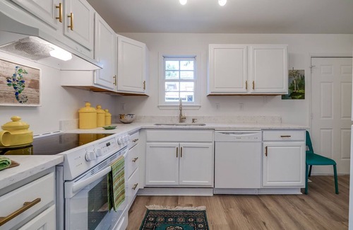 Beach Institute Apartamento | Renovated Apartment Near Forsyth Park, Courtyard, Heated Pool Access