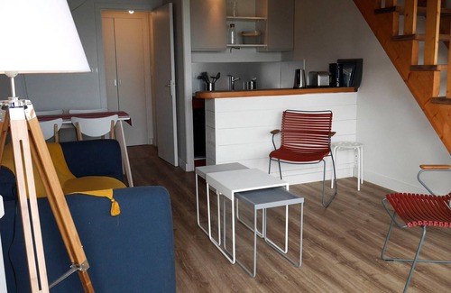 Le Palais Apartamento | Apartamento renovado con vistas al mar y WIFI