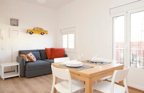 Barceloneta Apartamento | Renovated apartment with sea view, VJ