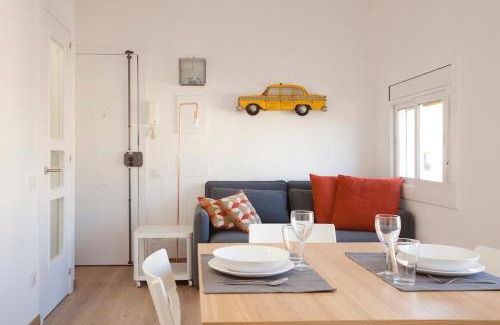 Barceloneta Apartamento | Renovated apartment with sea view, VJ