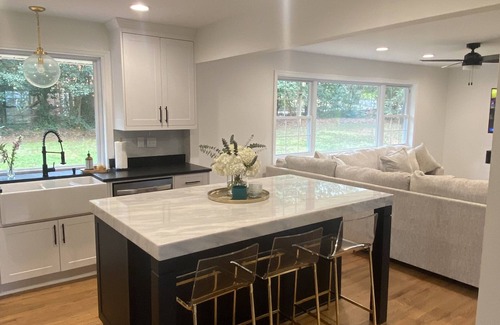Augusta Casa | RENOVATED Augusta home .7mi WALK to the NATIONAL! RARE FIND!