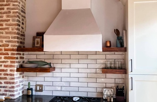 Highlandtown Casa | Renovated Baltimore Rowhome for Professionals