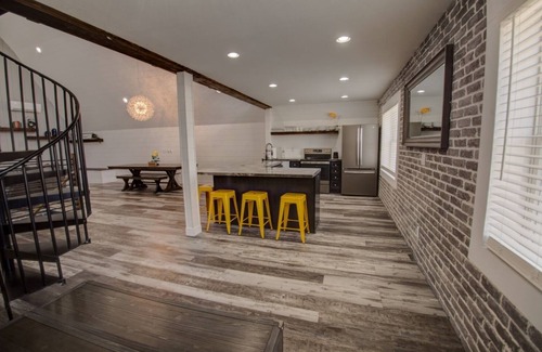 Dakota Casa | Renovated Barn Sure To Impress with Loft & Game Room!