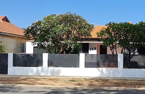Geraldton Casa | Renovated beauty on Durlacher - Walking distance to all amenities