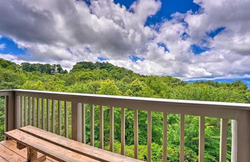 Mountain Air Apartamento | Renovated Burnsville Condo in Gated Community
