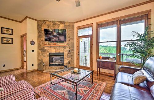 Mountain Air Apartamento | Renovated Burnsville Condo in Gated Community