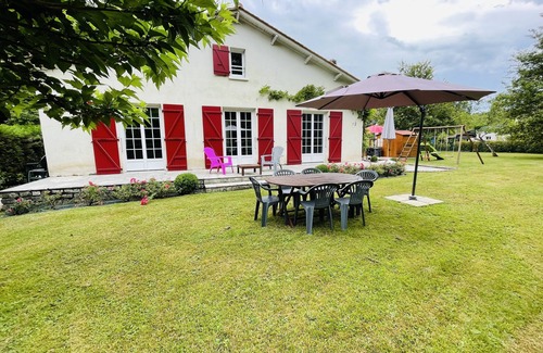 Mareuil en Perigord Casa | Casa de campo renovada con piscina para 9 personas