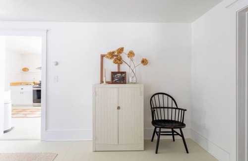 Denver Otro | Renovated Catskills Farmhouse - hiking, swimming, quaint towns, 1st floor living