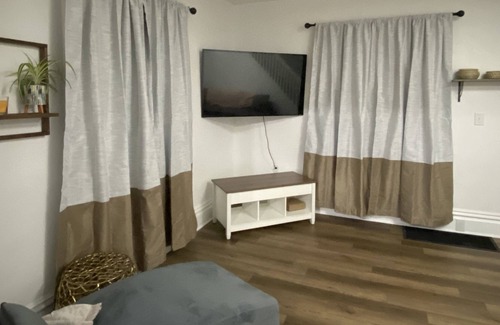 Lansing Casa | Renovated Central 3 BDRM 2 BTH Home 5 Mins to MSU