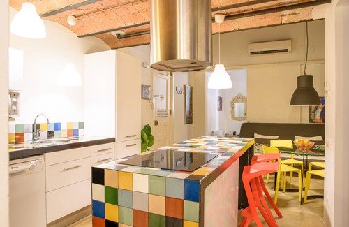Gracia Casa | Renovated Charming & Modern 2BR Loft in Gracia WIFI + Parking 30m away Ramblas