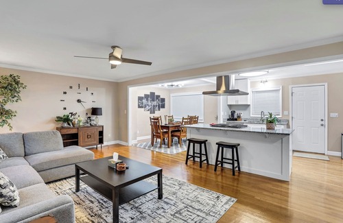 Decatur Casa | Renovated, Comtemporary Safe Quiet Minute to I-285, Close to Atlanta