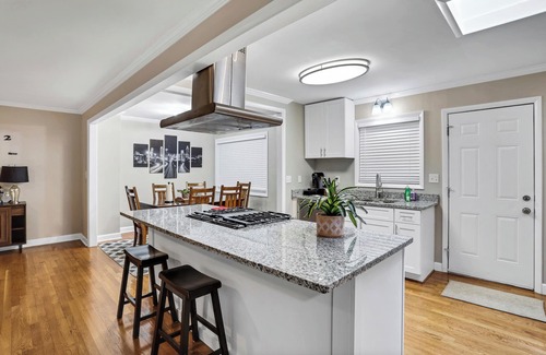Decatur Casa | Renovated, Comtemporary Safe Quiet Minute to I-285, Close to Atlanta