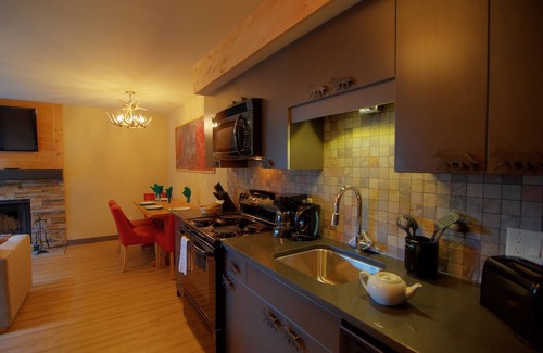 Banff Condominio | Renovated Condo At The Base of Tunnel Mountain!
