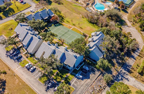 Rough Hollow Condominio | Renovated Condo for a Tranquil Getaway by Lake Travis