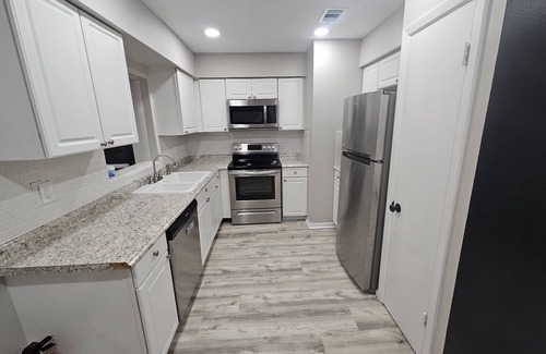 Gainesville Casa | Renovated contemporary home centrally located