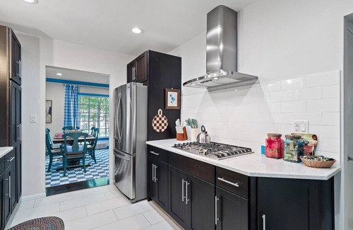 Moreland Hills Casa | Renovated Cottage|Game Room|Fire Pit|Sleeps 8