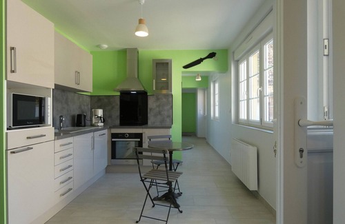 Thivars Cabaña | Casa renovada en el corazón de Thivars: 3 habitaciones, jardín, cerca de Chartres