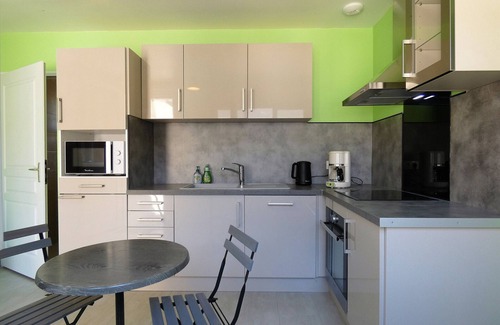 Thivars Cabaña | Casa renovada en el corazón de Thivars: 3 habitaciones, jardín, cerca de Chartres