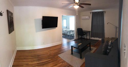 East Durham Casa | Renovated Cottage Minutes From Downtown
