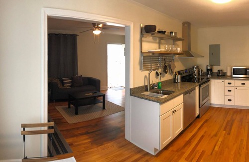 East Durham Apartamento | Renovated Cottage Minutes From Downtown