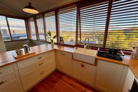 West Launceston Casa | Renovated Cottage Near Cataract Gorge Launceston
