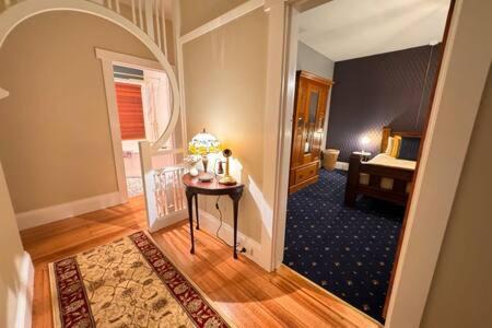 West Launceston Casa | Renovated Cottage Near Cataract Gorge Launceston