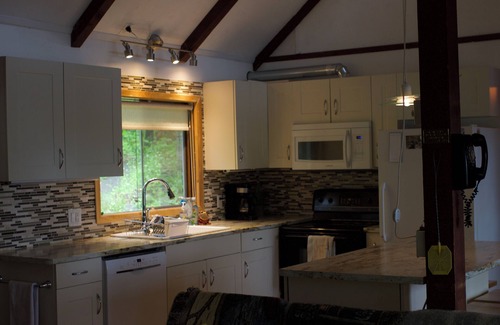 Tay Valley Cabaña | Cabaña recientemente renovada en hermoso lote