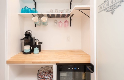 Tiverton Cabaña | Renovated Cottage-- steps away from the water